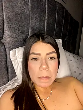 Snapshot of martina_contreras chatting on 12.04.25 martina contreras online show from 12.04.25