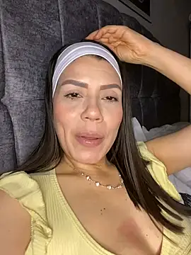 martina contreras online show from 04.06.26