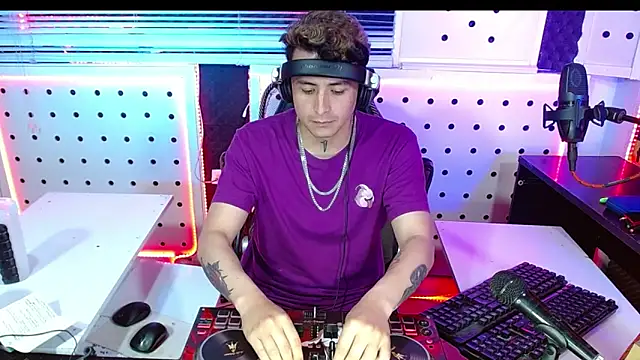 Darko0717 online show from 10.25.25