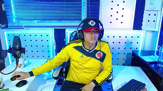 Darko0717 online show from 11.19.25