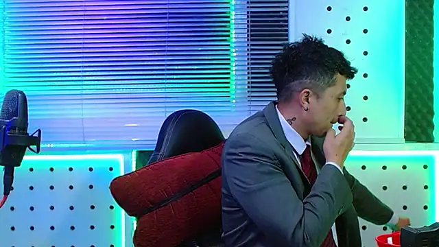 Snapshot of Darko0717 chatting on 04.24.26 Darko0717 online show from 04.24.26