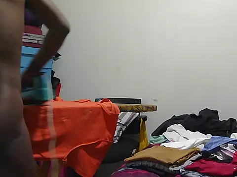 sluttylaura21 online show from 10.19.25