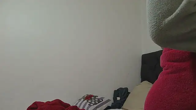 sluttylaura21 online show from 05.14.26