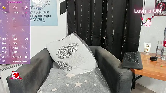 Snapshot of alexysgray chatting on 11.26.25 alexysgray online show from 11.26.25