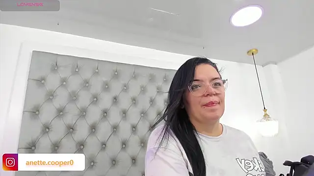 Snapshot of anette_cooper chatting on 12.23.25 anette cooper online show from 12.23.25