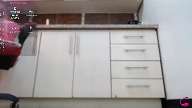 Snapshot of Abril_Beltran_ chatting on 11.03.25 Abril Beltran online show from 11.03.25