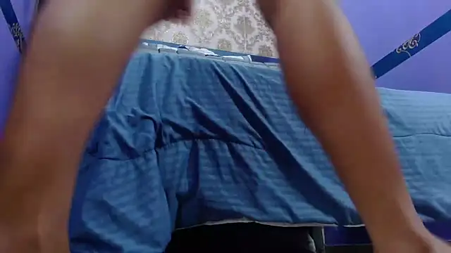 Snapshot of Abril_Beltran_ chatting on 12.15.25 Abril Beltran online show from 12.15.25