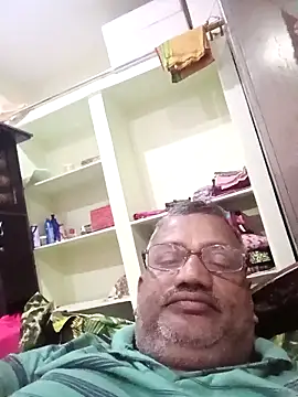 Snapshot of StarPacifist6 chatting on 12.18.25 StarPacifist6 online show from 12.18.25