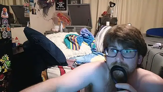 Snapshot of LovelyGreekDick6 chatting on 10.14.25 LovelyGreekDick6 online show from 10.14.25