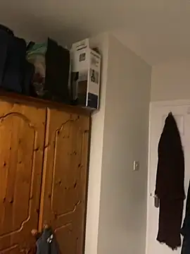 Snapshot of C_Huntsman chatting on 02.04.25 C Huntsman online show from 02.04.25