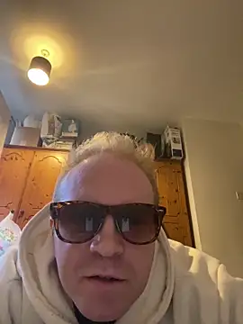 Snapshot of C_Huntsman chatting on 02.04.25 C Huntsman online show from 02.04.25