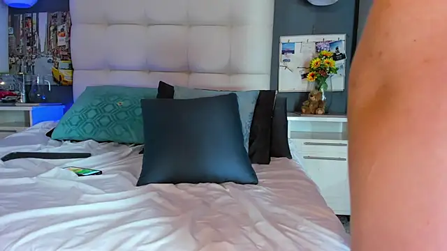 Snapshot of cinthya_walker1 chatting on 02.12.25 cinthya walker1 online show from 02.12.25