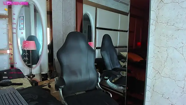 Snapshot of cinthya_walker1 chatting on 02.24.25 cinthya walker1 online show from 02.24.25