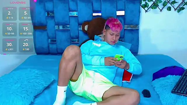 Snapshot of Hakim_prettynigg chatting on 01.05.25 Hakim prettynigg online show from 01.05.25