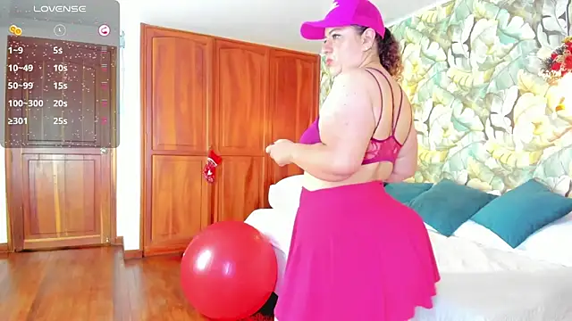 Snapshot of PamelaRizzoo chatting on 12.21.24 PamelaRizzoo online show from 12.21.24