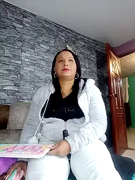 Snapshot of Danna_Paolaa_ chatting on 01.24.25 Danna Paolaa online show from 01.24.25