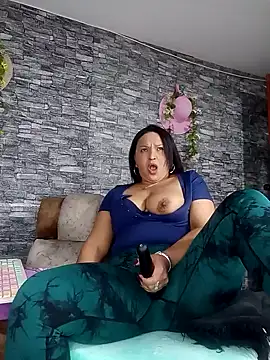 Snapshot of Danna_Paolaa_ chatting on 02.05.25 Danna Paolaa online show from 02.05.25