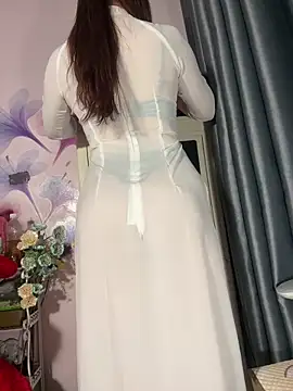 Hoa Bimup online show from 11.18.25