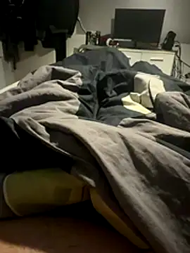 spritzerboy23 online show from 12.21.25