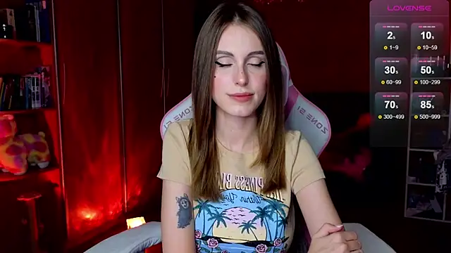 EdelineMaher online show from 10.27.25