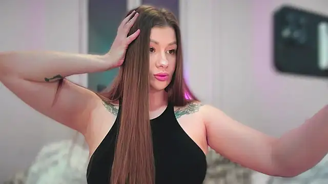 Snapshot of JuicyHelenX chatting on 11.20.25 JuicyHelenX online show from 11.20.25