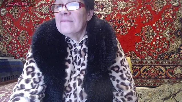 Snapshot of Sandra_Carina chatting on 12.19.25 Sandra Carina online show from 12.19.25