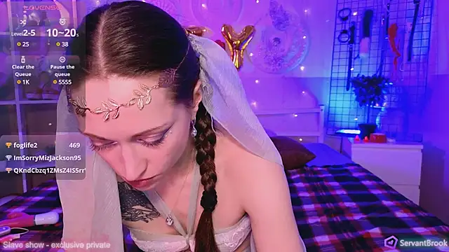 Snapshot of ServantBrook chatting on 02.08.25 ServantBrook online show from 02.08.25