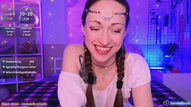 Snapshot of ServantBrook chatting on 02.18.25 ServantBrook online show from 02.18.25