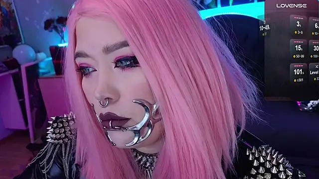 wickedxqueen online show from 12.11.24