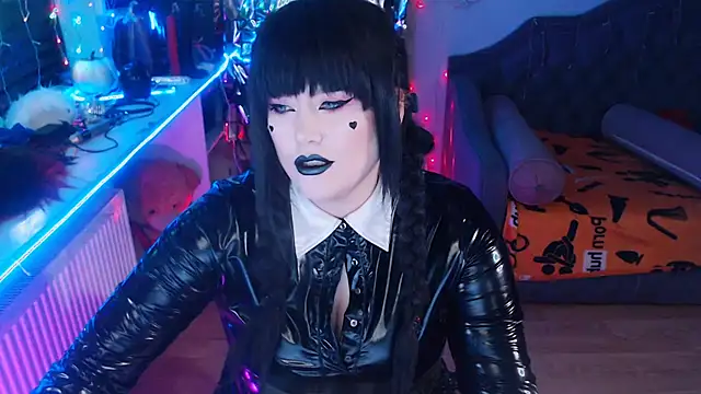 wickedxqueen online show from 01.23.25