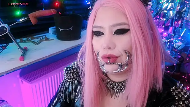 wickedxqueen online show from 02.08.25