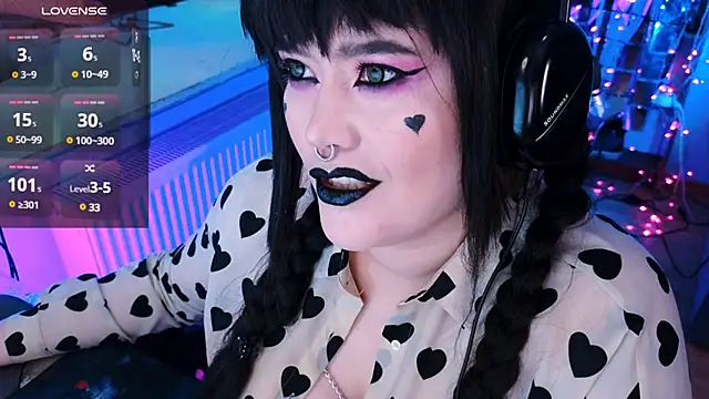 wickedxqueen online show from 02.24.25