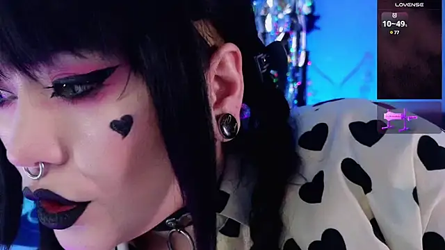 wickedxqueen online show from 03.18.25