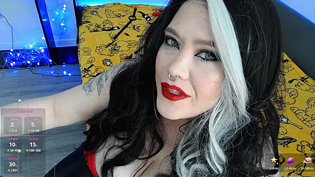 Snapshot of wickedxqueen chatting on 04.23.26 wickedxqueen online show from 04.23.26