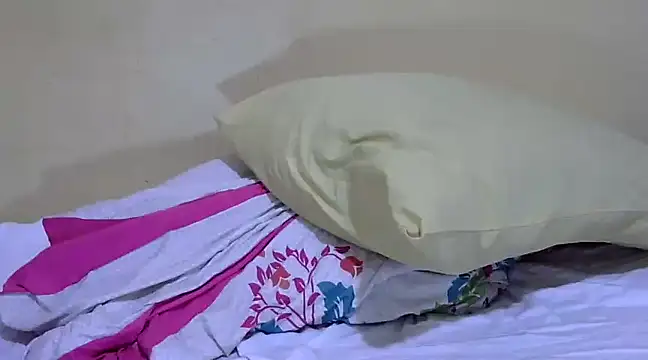 Snapshot of Slender-simple1 chatting on 02.04.25 Slender-simple1 online show from 02.04.25