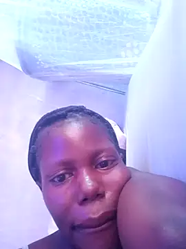 Snapshot of Slender-simple1 chatting on 11.22.25 Slender-simple1 online show from 11.22.25