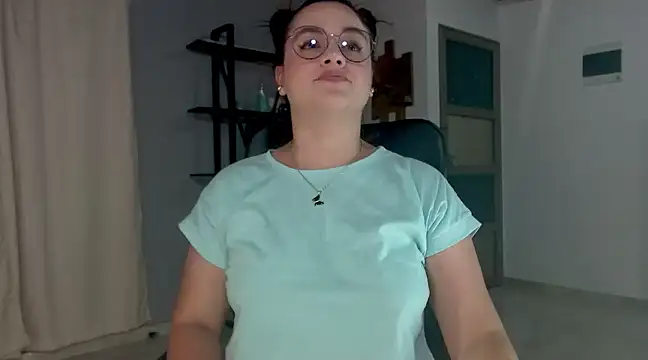 Snapshot of maela1 chatting on 12.20.24 maela1 online show from 12.20.24