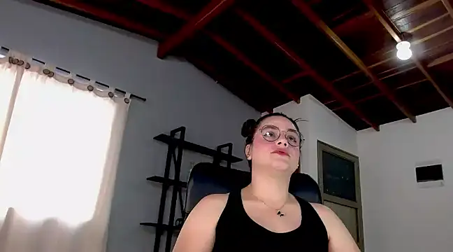 Snapshot of maela1 chatting on 01.05.25 maela1 online show from 01.05.25