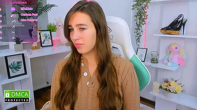 Snapshot of _Eliizabeth_ chatting on 10.22.25 Eliizabeth online show from 10.22.25