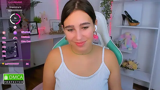 Snapshot of _Eliizabeth_ chatting on 10.26.25 Eliizabeth online show from 10.26.25