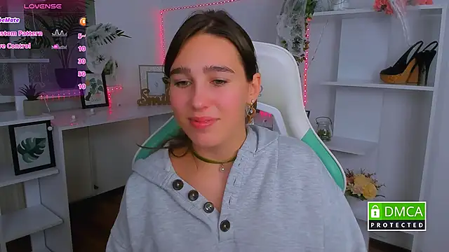 Snapshot of _Eliizabeth_ chatting on 10.31.25 Eliizabeth online show from 10.31.25