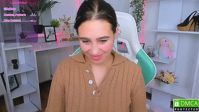 Snapshot of _Eliizabeth_ chatting on 11.05.25 Eliizabeth online show from 11.05.25