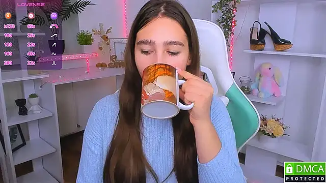 Snapshot of _Eliizabeth_ chatting on 11.07.25 Eliizabeth online show from 11.07.25