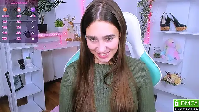 Snapshot of _Eliizabeth_ chatting on 11.08.25 Eliizabeth online show from 11.08.25