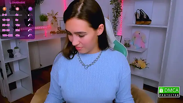 Snapshot of _Eliizabeth_ chatting on 11.17.25 Eliizabeth online show from 11.17.25