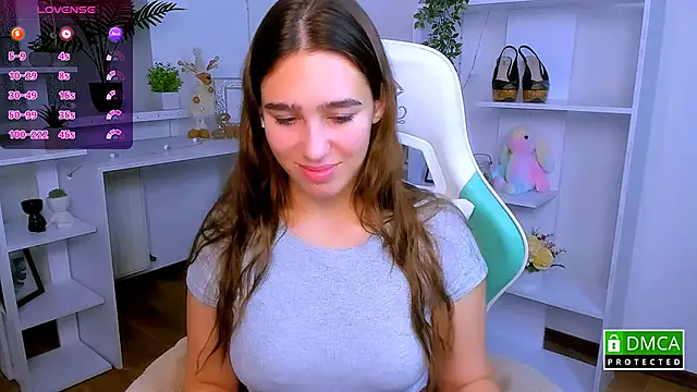 Snapshot of _Eliizabeth_ chatting on 11.18.25 Eliizabeth online show from 11.18.25