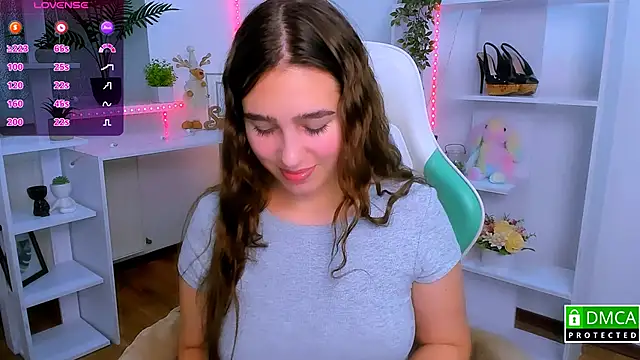 Snapshot of _Eliizabeth_ chatting on 11.22.25 Eliizabeth online show from 11.22.25