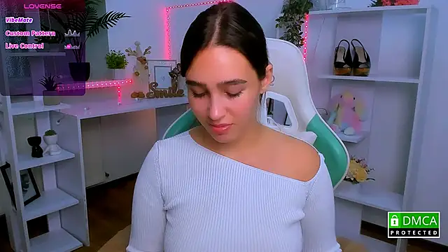 Snapshot of _Eliizabeth_ chatting on 11.26.25 Eliizabeth online show from 11.26.25