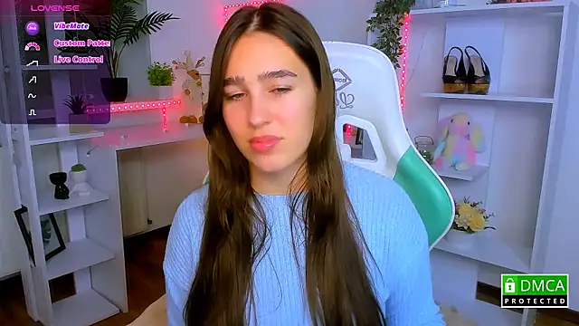 Snapshot of _Eliizabeth_ chatting on 11.28.25 Eliizabeth online show from 11.28.25