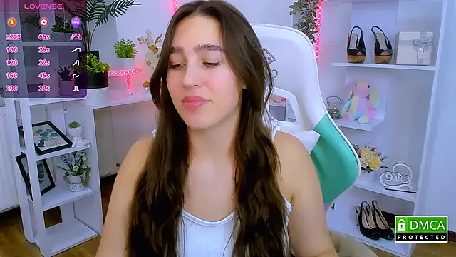 Snapshot of _Eliizabeth_ chatting on 12.13.25 Eliizabeth online show from 12.13.25